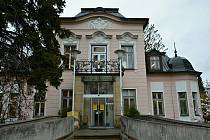 Ve schváleném finančním plánu se počítá s penězi na probíhající rekonstrukci a přístavbu městské knihovny, která  sídlí od roku 1993 v Bergerově vile v Bezručově ulici.