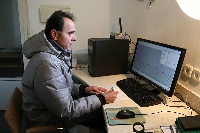 Meteorolog Muzea regionu Valašsko a odborní pracovním Hvězdárny Vsetín Pavel Svozil.