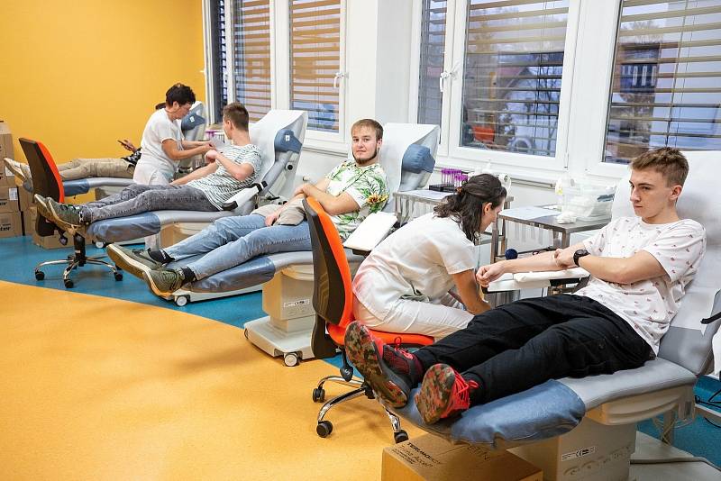 Studenti Střední průmyslové školy strojnické Vsetín přišli společně darovat krev do Vsetínské nemocnice.