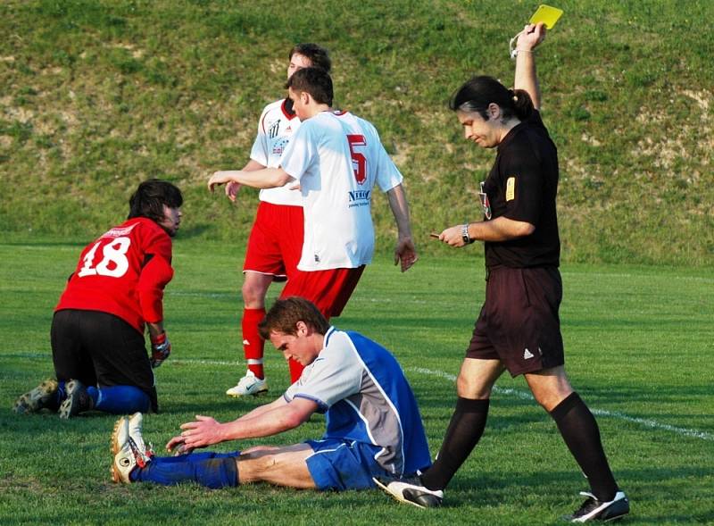 V utkání krajského přeboru Vigantice (modré dresy) – Kateřinice se radovali z výhry 2:0 hosté.