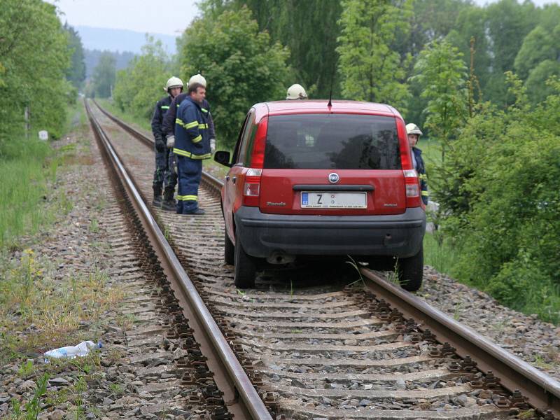 Kuriózní nehoda u Hovězí.