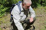 Jaromír Navrátil je dobrovolným strážcem CHKO Beskydy. Pulčínské skály mu učarovaly už v dětství. Je i okolí chrání už přes čtyřicet let. Jedním z mnoha skvostů zdejší přírody je vzácný prstnatec májový.