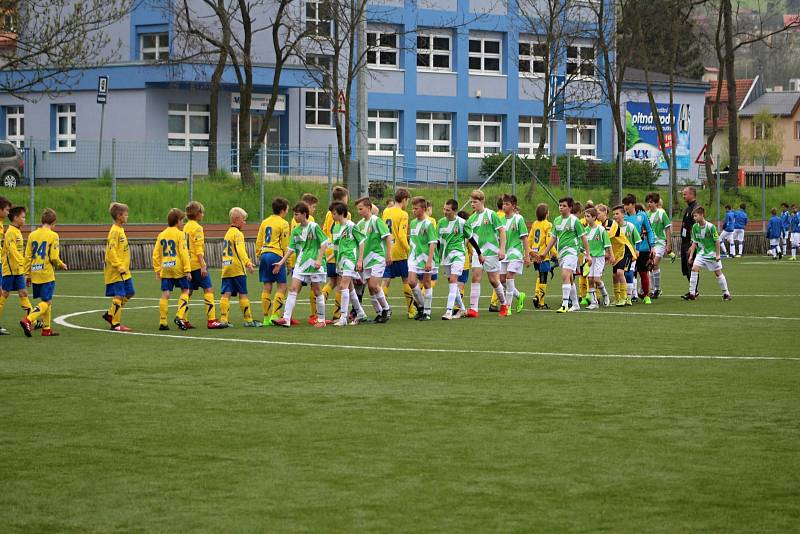Prestižní fotbalový turnaj mládeže nazvaný O pohár hejtmana Zlínského kraje se uskutečnil v sobotu 6. května na umělém hřišti Pod Pecníkem a na Tyršovce ve Vsetíně. Turnaje se zúčastnilo 11 týmů z Čech, Moravy i ze Slovenska.