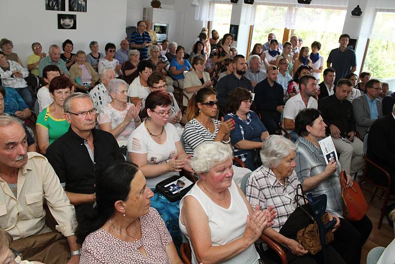 Ve čtvrtek 13. září 2018 otevřela vsetínská Diakonie v pořadí třetí domov pro seniory. Dala mu název Vyhlídka.