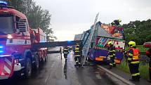 Dopravní nehoda kamionu omezila provoz na železnici u obce Zašová na Vsetínsku.