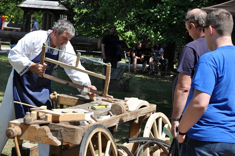 Dny řemesel a setkání kovářů ve Valašském muzeu v přírodě v Rožnově pod Radhoštěm, sobota 1. srpna 2015