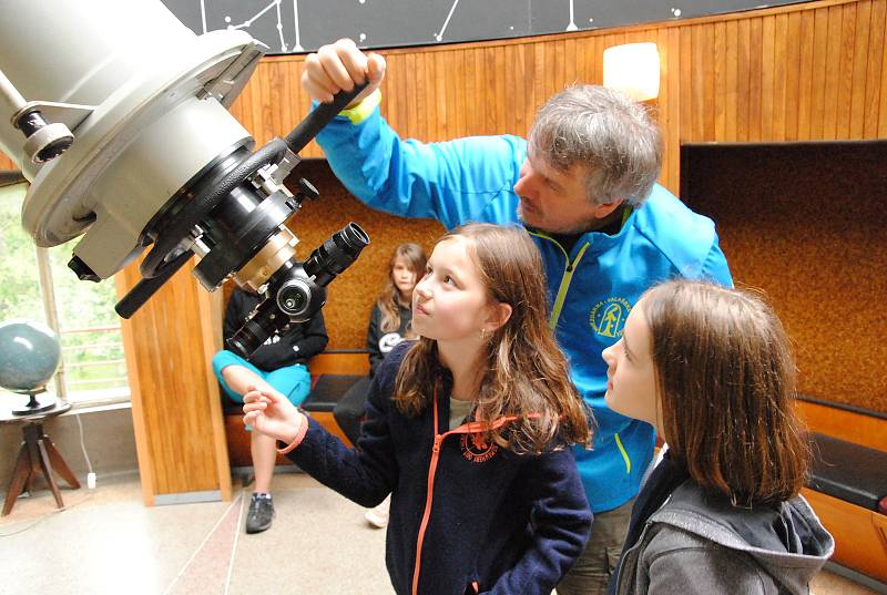 Ve Hvězdárně Valašské Meziříčí probíhá od 10. do 19. července 2020 prázdninový astronomický tábor.