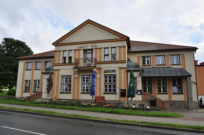Halenkov - Lidový dům (hotel a restaurace) prošel celkovou rekonstrukcí. Obec jej nyní provozuje sama.