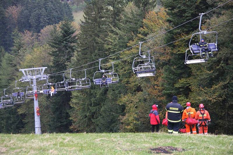 Cvičení záchranářů na lanovce na Kohútce