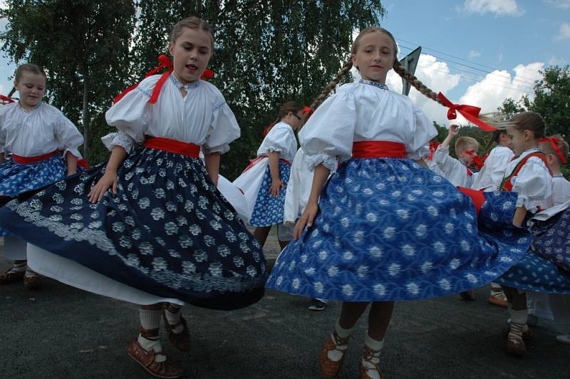 V neděli 23. 8. vrcholí na Valašsku 46. Liptálské slavnosti. Dopoledne patřilo bohoslužbám a odpoledne pak defilé účastníků festivalu vesnicí a galaprogramu.