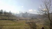 Požár trávy ve Francově Lhotě