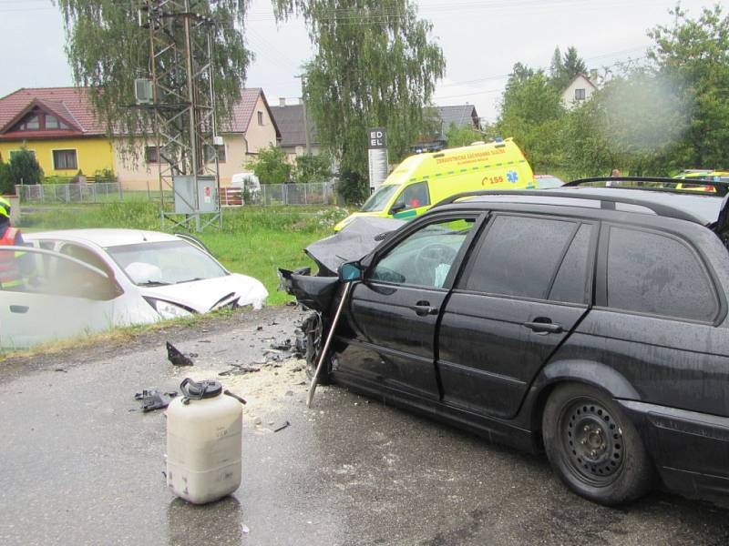 Nehoda u Lačnova si vyžádala čtyři zraněné