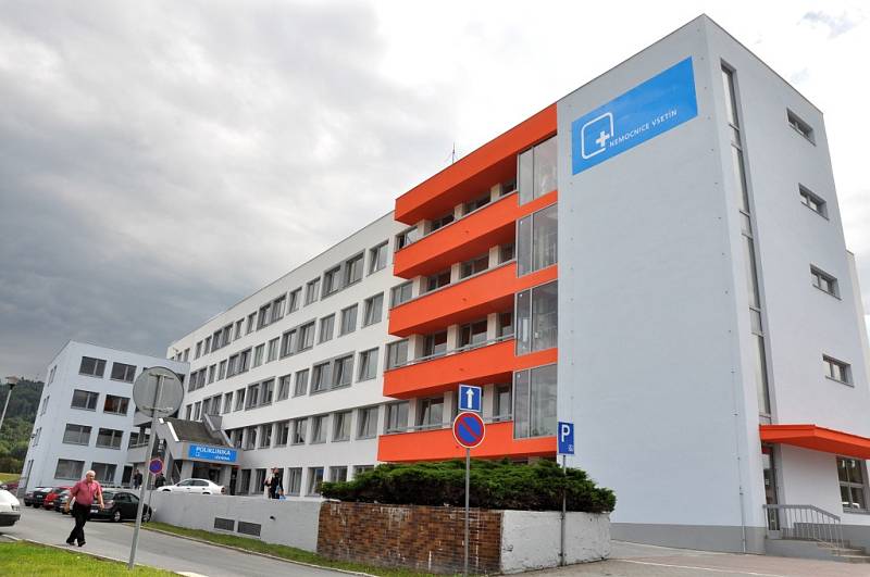 Ve Vsetíně bylo ve středu 20. srpna 2014 slavnostně dokončeno zateplení budovy polikliniky.