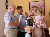 Manželé Zajíčkovi z Janové na Vsetínsku slavili v sobotu 27. července 2013 dimantovou svatbu. Třiaosmdesátiletá Marie a pětaosmdesátiletý Bohumil si po šedesáti letech symbolicky znovu vyměnili prstýnky.