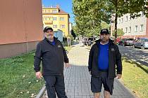Radim Tulej a Roman Kandrač jako asistenti prevence kriminality dohlížejí od září na pořádek ve Vsetíně.