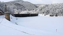 Kvůli předpokládaným zvýšeným průtokům uvolovali o prvním únorovém víkendu 2019 vodohospodáři prostory také ve vodní nádrži Bystřička. Hladinu stále pokrýval zrádný led.
