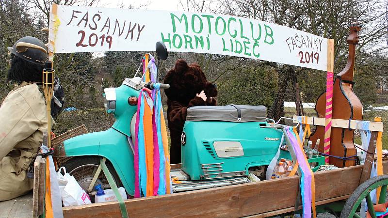 Masopustní veselí se naplno rozjelo o prvním březnovém víkendu také v Horní Lidči. Průvod tu už devět let pořádají členové místního Motoklubu.