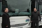 Více než tři desítky nových autobusů představili ve středu zástupci valašskomeziříčské provozovny ČSAD Vsetín.