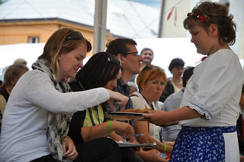 Komisaři soutěže Vesnice roku 2016 navštívili Ratiboř; čtvrtek 2. června 2016