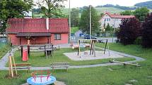 Ve Vidči se rozhodli obnovit zeleň v centru vesnice.