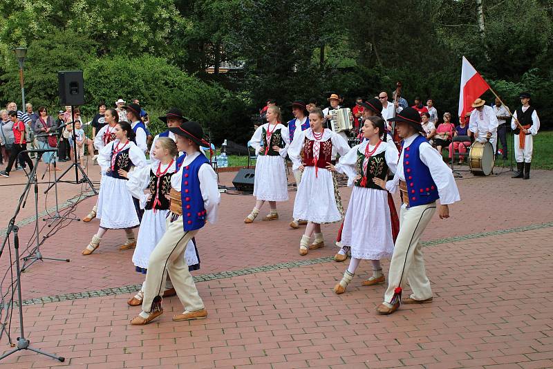 Na osmačtyřicátý ročník Liptálských slavností dorazil i soubor Remembranzas Costarricenses z Kostariky. V pořadu s názvem Folklorní odpoledne s hosty vystoupil ve čtvrtek 24.8.2017 v Panské zahradě ve Vsetíně.