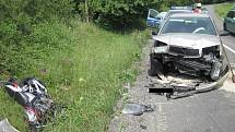 Tragické následky má dopravní nehoda motorky a osobního auta, která se stala dnes (pondělí 11. července) o půl třetí odpoledne u Poličné ve směru na obec Branky.