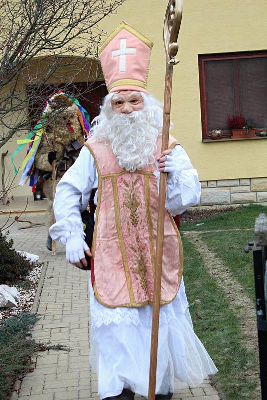 Mikulášská družina vyrazila v sobotu 1. prosince 2018 do chalup ve Francově Lhotě.