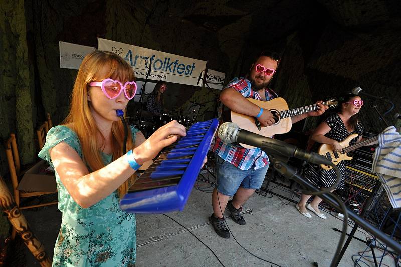 Kapela Kolibříkův úlet koncertuje v sobotu 24. července 2021 na 26. ročníku festivalu Amfolkfest v Pulčíně u Francovy Lhoty.