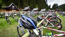VALACHY DUATLON – závod kombinující terénní běh a horské kolo v členité krajině Beskyd, s trasami pro dospělé i děti.