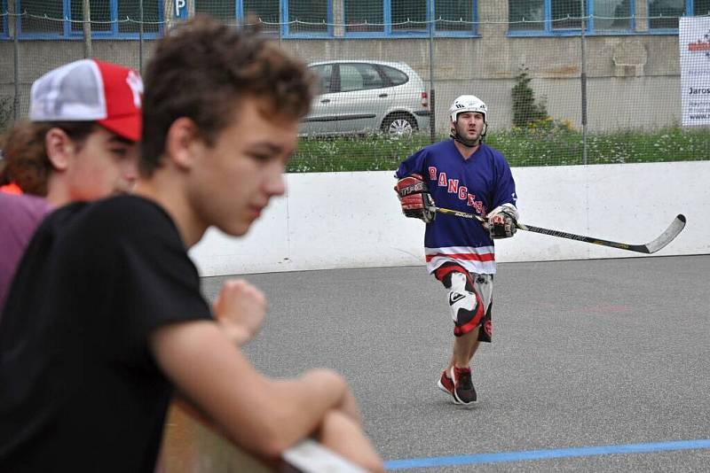 Benefiční hokejbalový turnaj Stoupa Cup ve Vsetíně