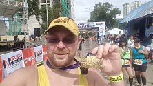 Maratonec Dan Mičola, rodák z Rožnova pod Radhoštěm, dokázal za jeden rok uběhnout 58 maratonů v 58 zemích světa.