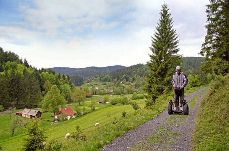 Hotel Horal ve Velkých Karlovicích - půjčovna segway.