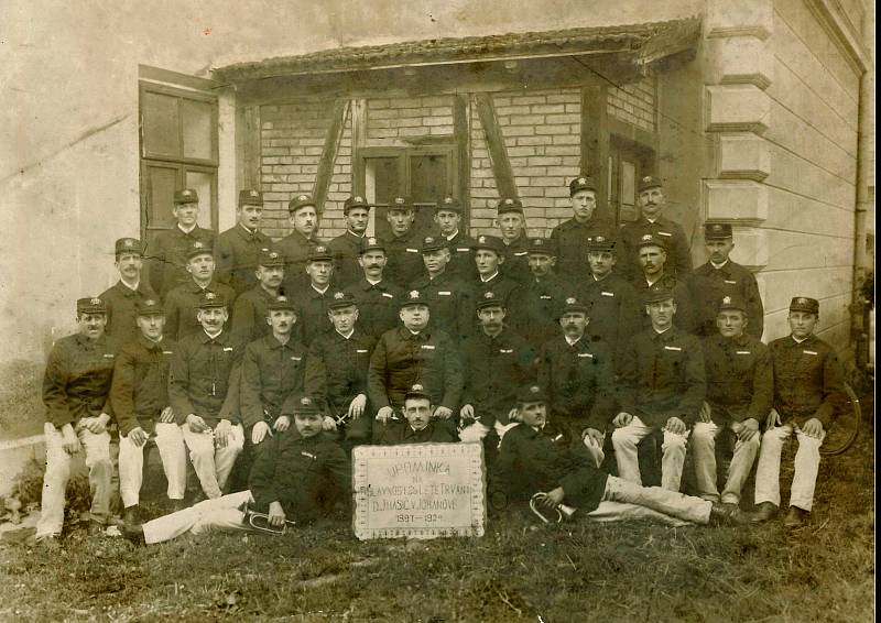 Hasiči v Janové slaví 120 let. Sbor byl založený v září 1897.