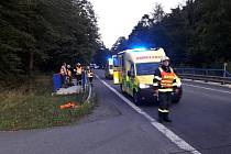 Při tragické dopravní nehodě u Lidečka zahynul v pátek 9. srpna 2019 v hořícím voze jeden člověk. Pro další tři zraněné letěly na místo dva vrtulníky zdravotnické záchranné služby.