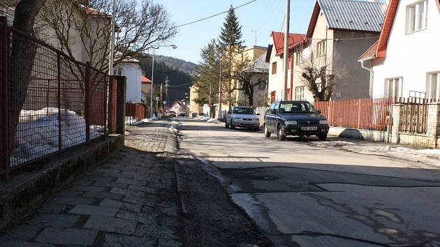 Radní ve Vsetíně chystají v létě rekonstrukci ulice Pod Žamboškou.