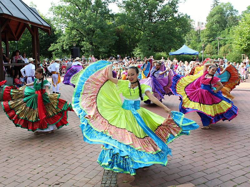 Na osmačtyřicátý ročník Liptálských slavností dorazil i soubor Remembranzas Costarricenses z Kostariky. V pořadu s názvem Folklorní odpoledne s hosty vystoupil ve čtvrtek 24.8.2017 v Panské zahradě ve Vsetíně.