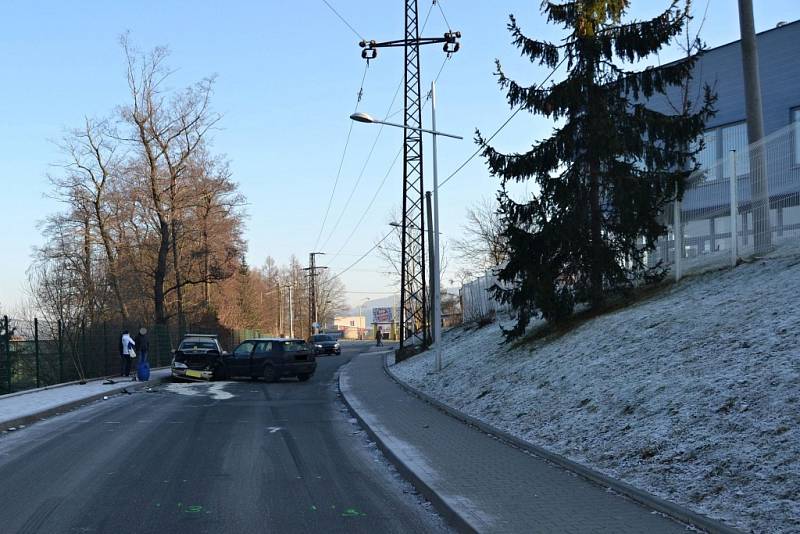 První dopravní nehoda roku 2017 se stala 1. ledna hodinu po poledni v Žerotínově ulici ve Valašském Meziříčí. 