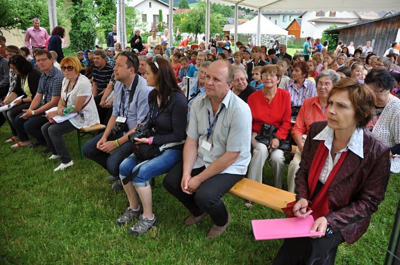 Komisaři soutěže Vesnice roku 2016 navštívili Ratiboř; čtvrtek 2. června 2016