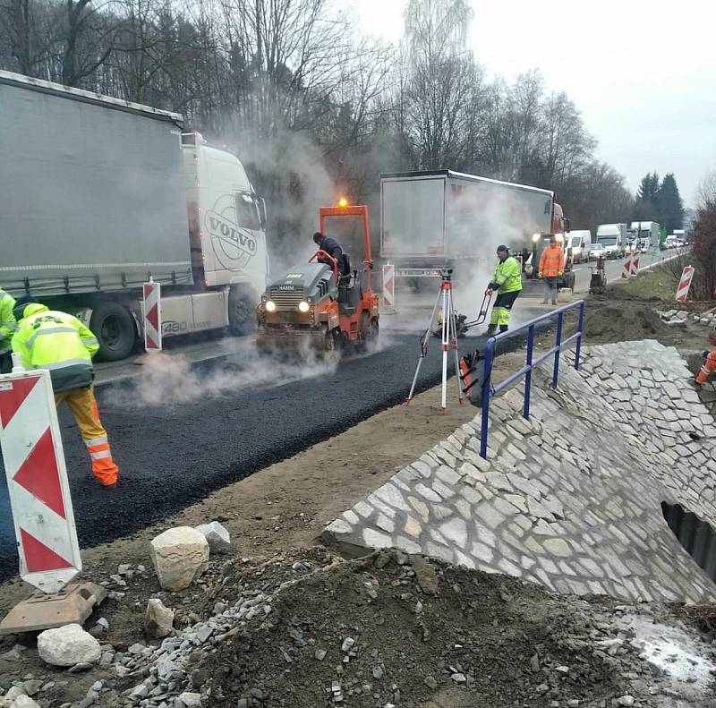 Oprava mostu u Liptálu na Vsetínsku.