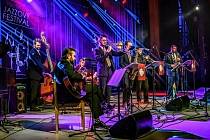Kapela Heart of Dixie vystupuje na Vsetínském jazzovém festivalu v Domě kultury ve Vsetíně; sobota 16. října 2021