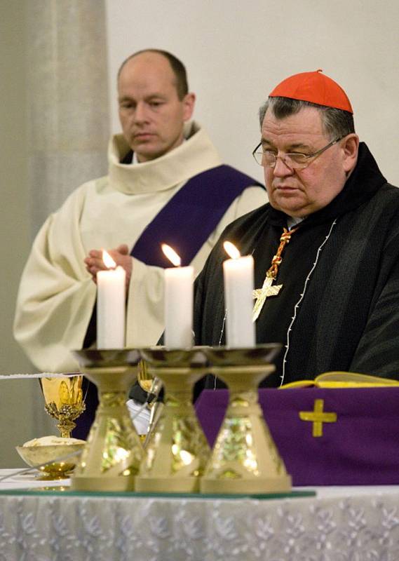 Mší, kterou celebroval kardinál Dominik Duka, si lidé připoměli svého rodáka Mons. Metoděje Kubáně, umučeného v koncentračním táboře.