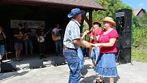 Dvaadvacátý ročník Amfolkfestu neboli Festivalu na konci světa se konal v sobotu 29. července v osadě Pulčín na Hornolidečsku.