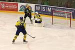 Ve čtvrtém utkání letošní hokejové sezony WSM ligy se ve středu 20. září střetli Na Lapači dlouholetí rivalové. VHK Robe Vsetín hostil HC Zubr Přerov.