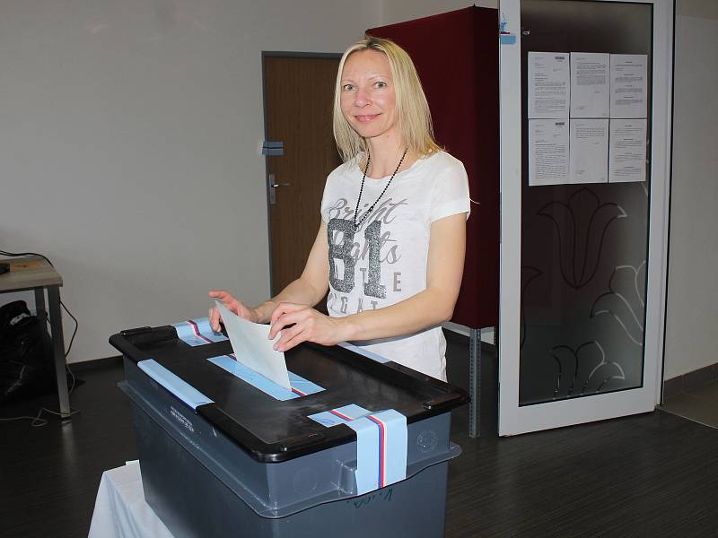 Do Evropského parlamentu přišla v sobotu dopoledne 25. května 2019  volit v Ratiboři také Ina Valchářová.