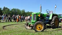 Ve Valašské Senice se v sobotu 16. června 2012 uskuteční III. ročník srazu historických traktorů