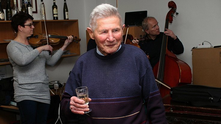 Miroslav Ekart starší při oslavě svých 90. narozenin ve Vsetíně v lednu 2019.