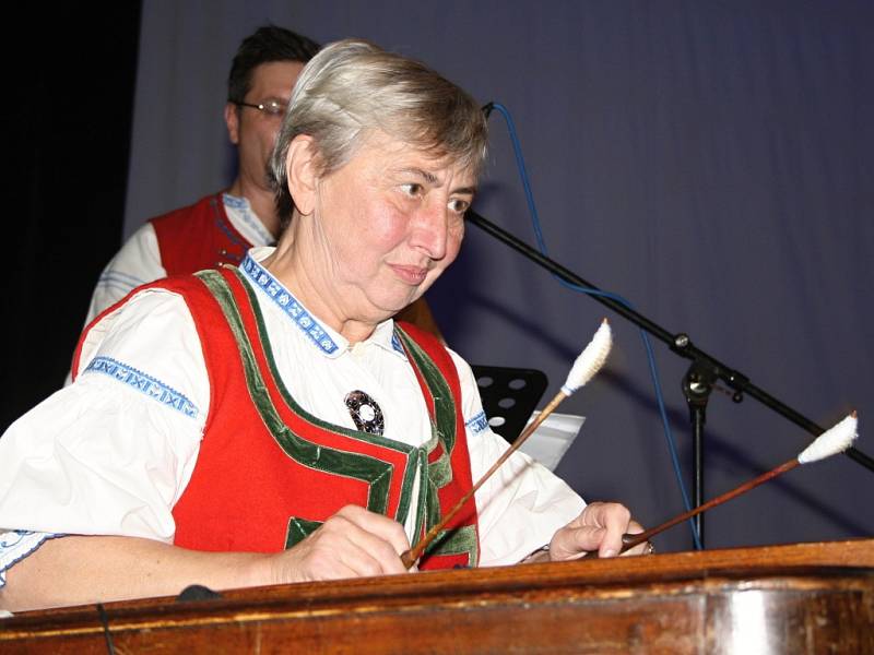 Galaprogramem oslavil v sobotu vsetínský Soubor valašských písní a tanců Jasénka sedmdesáté výročí svého založení. 