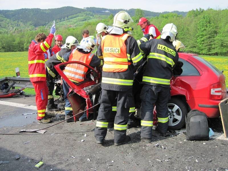 Dopravní nehoda u Lužné.