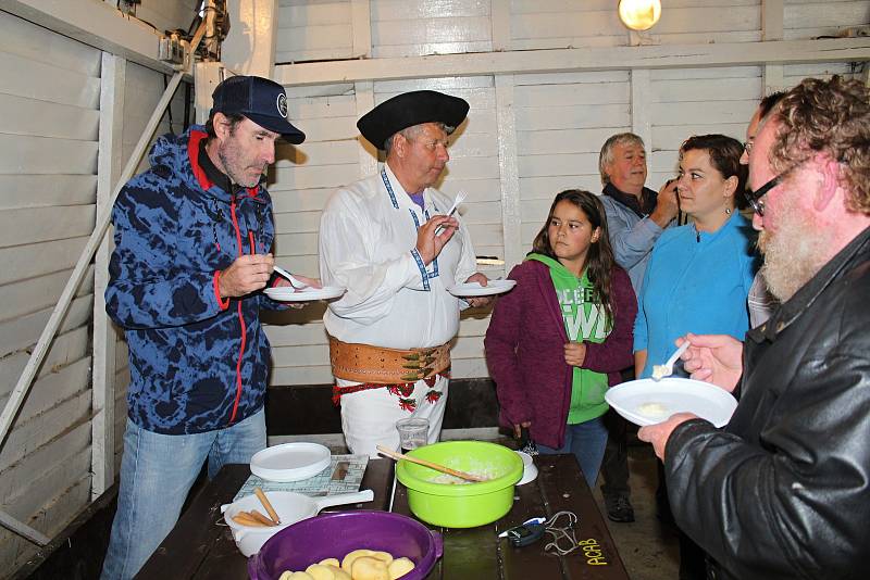 V kulturním areálu v Liptálu se konal v sobotu 23. září Gastro folklorní festival. Dopoledne patřilo soutěži ve vaření a pojídání brynzových halušek.
