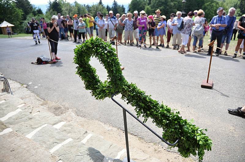 Symbolický klíč od obnovené chaty Libušín na Pustevnách v Beskydech; čtvrtek 30. července 2020